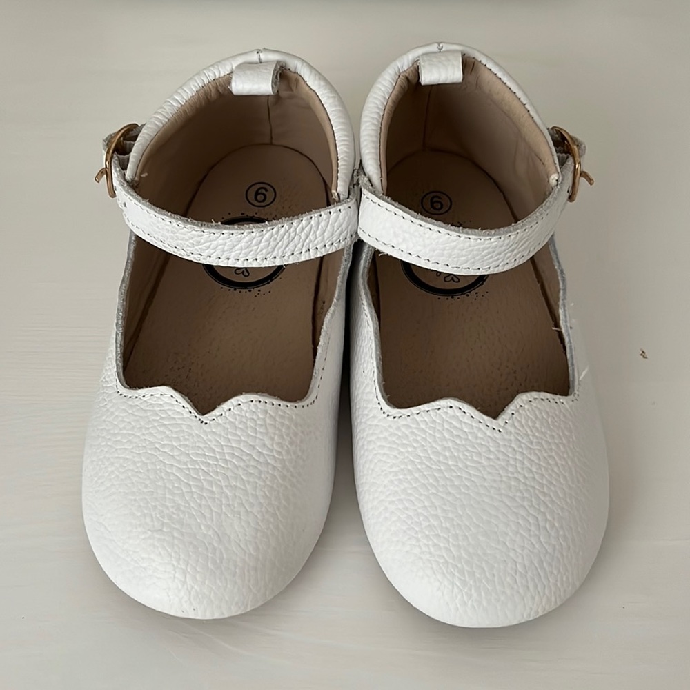 Like new little love bug white shoes
